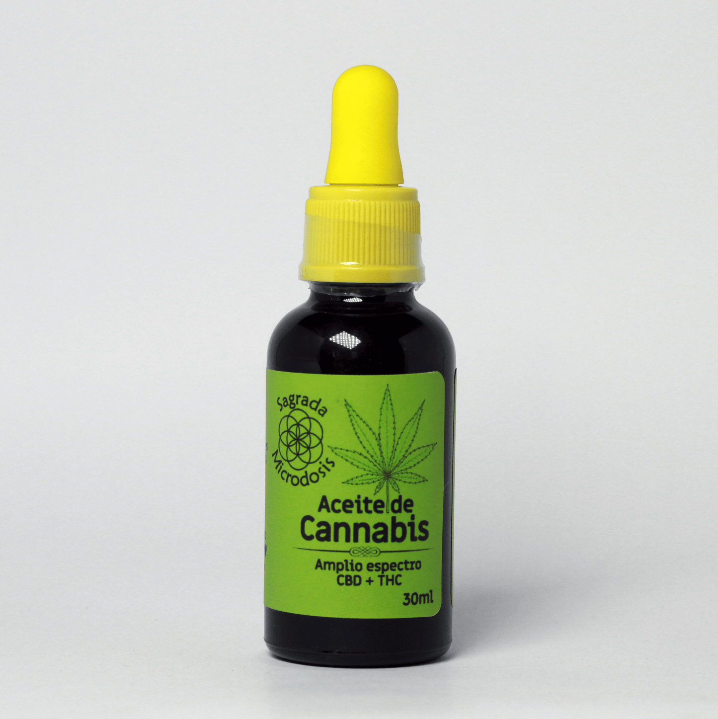 Descubre el poder del aceite de cannabis para aliviar el estrés, promover la relajación y mejorar el bienestar general. Nuestro aceite de cannabis de alta calidad ofrece una experiencia natural y terapéutica, rico en compuestos beneficiosos para el cuerpo y la mente. Aprovecha los efectos calmantes y restauradores del cannabis para mejorar tu calidad de vida y disfrutar de un mayor equilibrio emocional